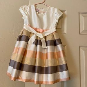 Beautiful little girls dress! NEVER WORN!!!